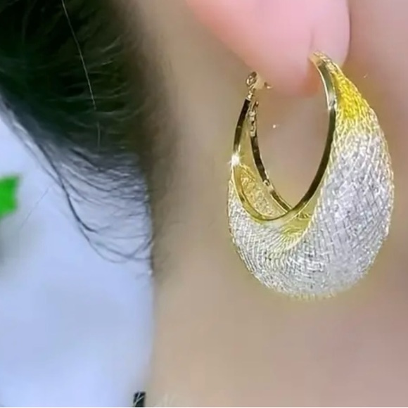 Sparkling Golden Alloy Hoop Earrings - Picture 4 of 6